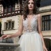 Rafinované svadobné šaty s čipkou Wedding Gallery svadobný salón Bratislava