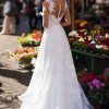 Svadobné šaty s čipkovými rukávmi - Wedding Gallery svadobný salón Bratislava