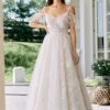 Svadobné šaty bohémske - nežná kvetinková čipka, tenké ramienka a netradičné rukávy - v týchto svadobných šatách sa budete cítiť ako víla!