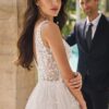 Svadobné šaty čipkované Adriana Alier ARIANA - svadobný salón WEDDING GALLERY Bratislava - požičovňa a predaj.