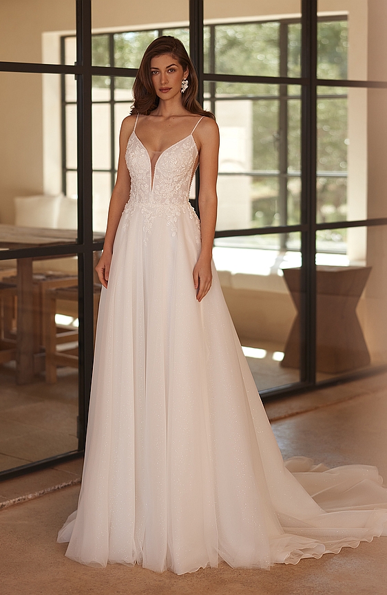 Svadobné šaty 5640 s tenkými ramienkami a tylovou sukňou čipkované