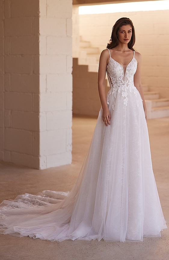 Svadobné šaty 5642 čipkované s tenkými ramienkami